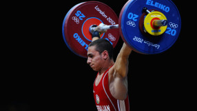 Български щангист, състезаващ се за Азербайджан, е дал положителна допинг проба