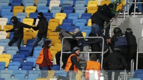 Десетима намушкани след бой между футболни фенове в Киев (ВИДЕО)