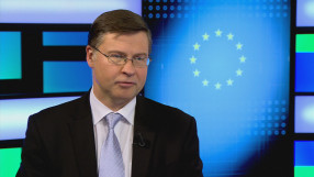 Зам.-председателят на ЕК: Крайно невероятно е да бъде поискана промяна на курса евро/лев