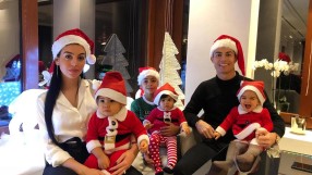 Меси и Роналдо показаха най-сладките джуджета на Коледа