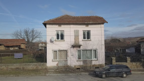 Незаконен старчески дом в село Петревне работи от близо 5 години