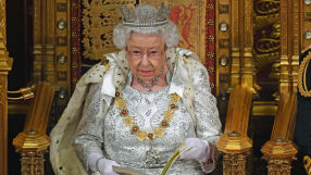 Какво работи Кралица Елизабет II? Променят длъжностната ѝ характеристика 