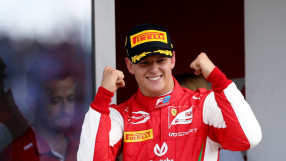 Мик Шумахер триумфира във Формула 2