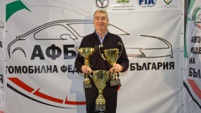 Мирослав Ангелов с 3 отличия от Автомобилната федерация на България