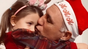С дядо е най-добре! Стоичков и Миа в щастлива прегръдка