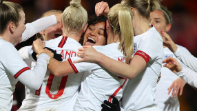 Жените на Англия громят с 20 гола разлика (ВИДЕО)