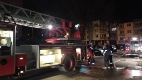 Най-малко двама души са загинали в горящия блок в Благоевград