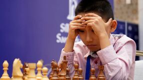 8-годишен е сензацията на световното по шахмат (ВИДЕО)