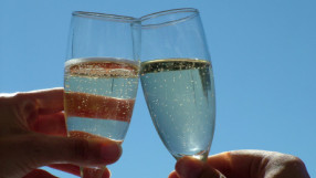 Учените най-накрая разгадаха тайната на пенливото шампанско