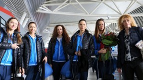 Златните момичета се върнаха с комплект медали от Москва (ВИДЕО И СНИМКИ)