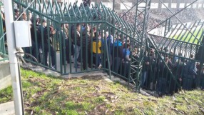 Привържениците на Левски възмутени от условията на стадиона в Разград (ГАЛЕРИЯ)
