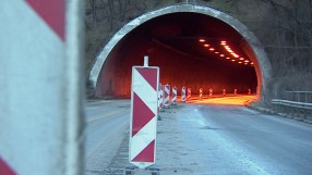 Тази нощ спират движението за всички автомобили в тунел „Ечемишка“ в посока София