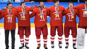 Руските хокеисти изпяха химна на страната си на почетната стълбичка