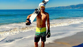 Радо Янков отиде на плаж със сноуборда си (СНИМКИ)