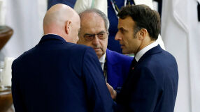 Забъркаха шефа на френския футбол в секс скандал 