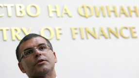 Финансовият министър: Чакаме успокояване на ситуацията, за да приемем еврото