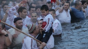 Йордановден е - затваря се вратата на лошия свят (СНИМКИ)