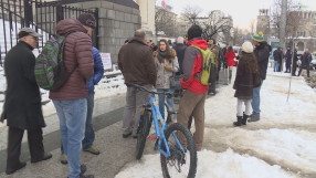 Колоездачите протестират в София (ВИДЕО)