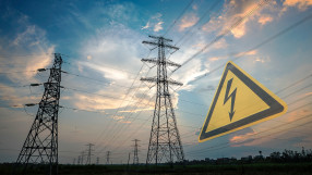 Държавен електрокартел ли „надува” цените на тока за бизнеса