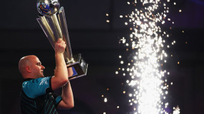 Роб Крос стана световен шампион по дартс в последния мач на Фил Тейлър