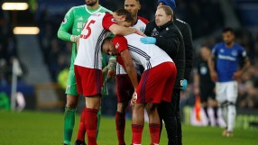 Футболист счупи крак на съперник и се разплака (СНИМКИ 18+)