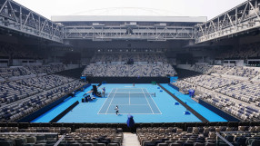 Тенисистите в Австралия се борят за въздух на кортовете (ВИДЕО)