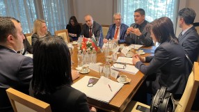 Спортният министър предложи да се организира мач между правителствата на България и Северна Македония
