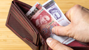 Силен ръст на заплатите в България прогнозира ЕК