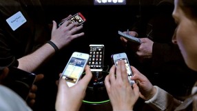 Комисията за защита на потребителите съди трите мобилни оператора