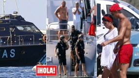 Данъчни и полицаи изненадаха Роналдо на яхтата му (СНИМКИ)
