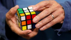 43 квинтилиона комбинации: Кубчето на Рубик навършва 50 години