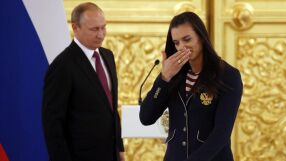 Шампионка вбеси Путин - заряза пагоните и се скри в Испания