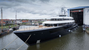 Лукс в морето: Кои богаташи притежават най-скъпите яхти в света?