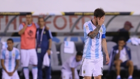 Феновете на Аржентина не искат Меси да си ходи