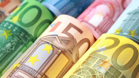 Еврото се търгува твърдо под 1 долар за втори пореден ден