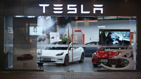 Tesla вече е трета по продажби на електромобили в Европа 