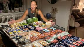 Тази жена се изхранва срещу 90 долара на година, как го прави?