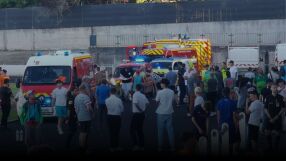 14 в болница след като се срути парапет по време на мач във Франция 