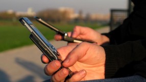 Мобилните оператори сами да събират задълженията от клиенти