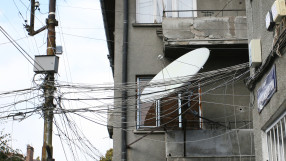 Висящите интернет кабели – само по селата и в малките квартали