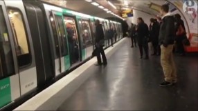 Пострадалият от расисти в парижкото метро: Челси не могат да ме купят!