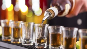 Проучване: България толерира алкохола и цигарите