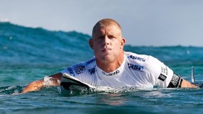 Световен сърф шампион се завръща след нападение от акула 