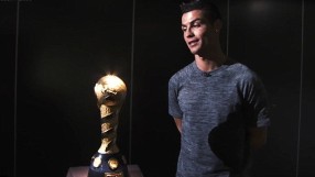 Роналдо не посмя да пипне трофея на Купата на конфедерациите (ВИДЕО)