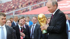 Путин отброява с топка в крака: 100 дни до световното (ВИДЕО)