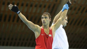 Четвърти медал за България, Боян Асенов разнищи боксьор от Беларус