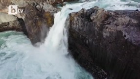Да се спуснеш с каяк по един от най-красивите водопади в света (ВИДЕО)