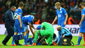 Футболист на Днипро припадна по време на финала на Лига Европа