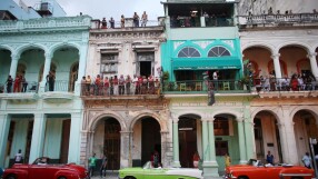 Куба започва да обменя долари, за да избегне черния пазар на валута