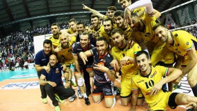 Волейболният Модена на победа от титлата в Италия